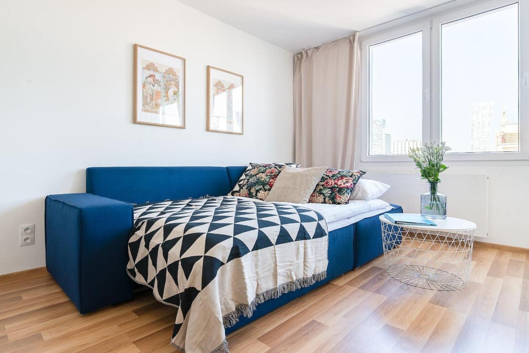 Navy Aesthetic Apartment With Balcony By Noclegi Renters Warsaw Exterior photo